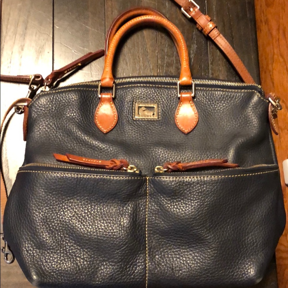 Dooney and Bourke navy crossbody bag